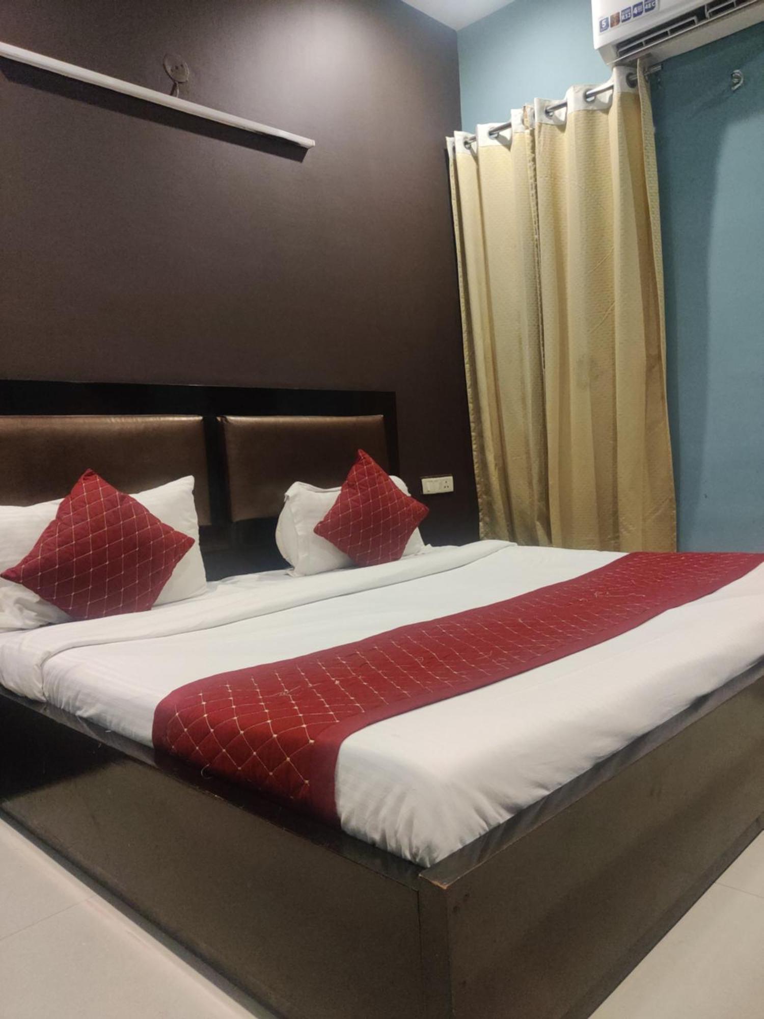 Hotel Delhi Airport Plaza Igi Airport นิวเดลี ภายนอก รูปภาพ